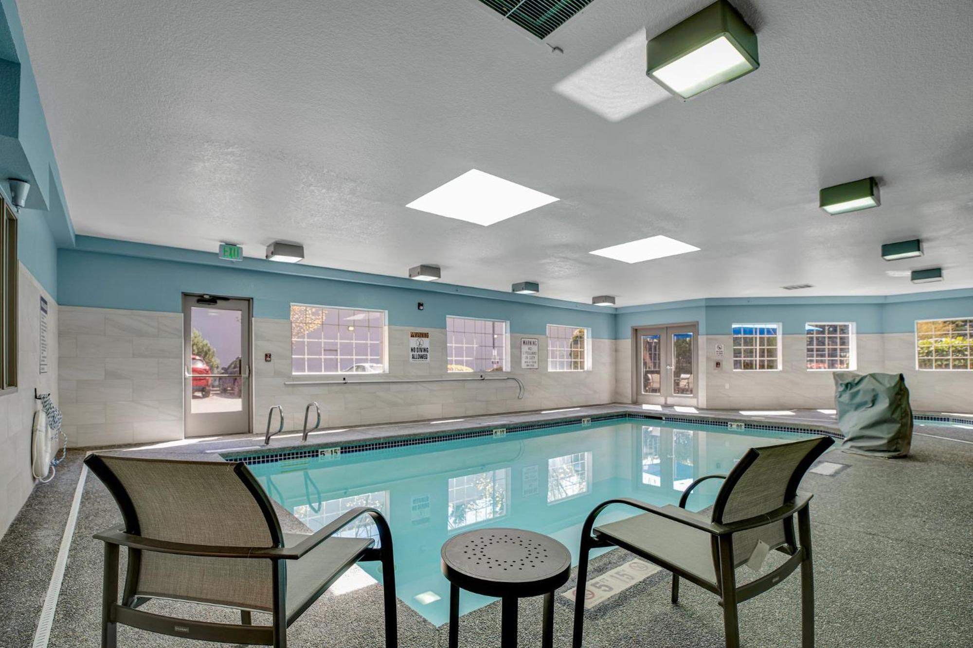 Holiday Inn Express Hotel & Suites Portland - Jantzen Beach By Ihg Exterior foto